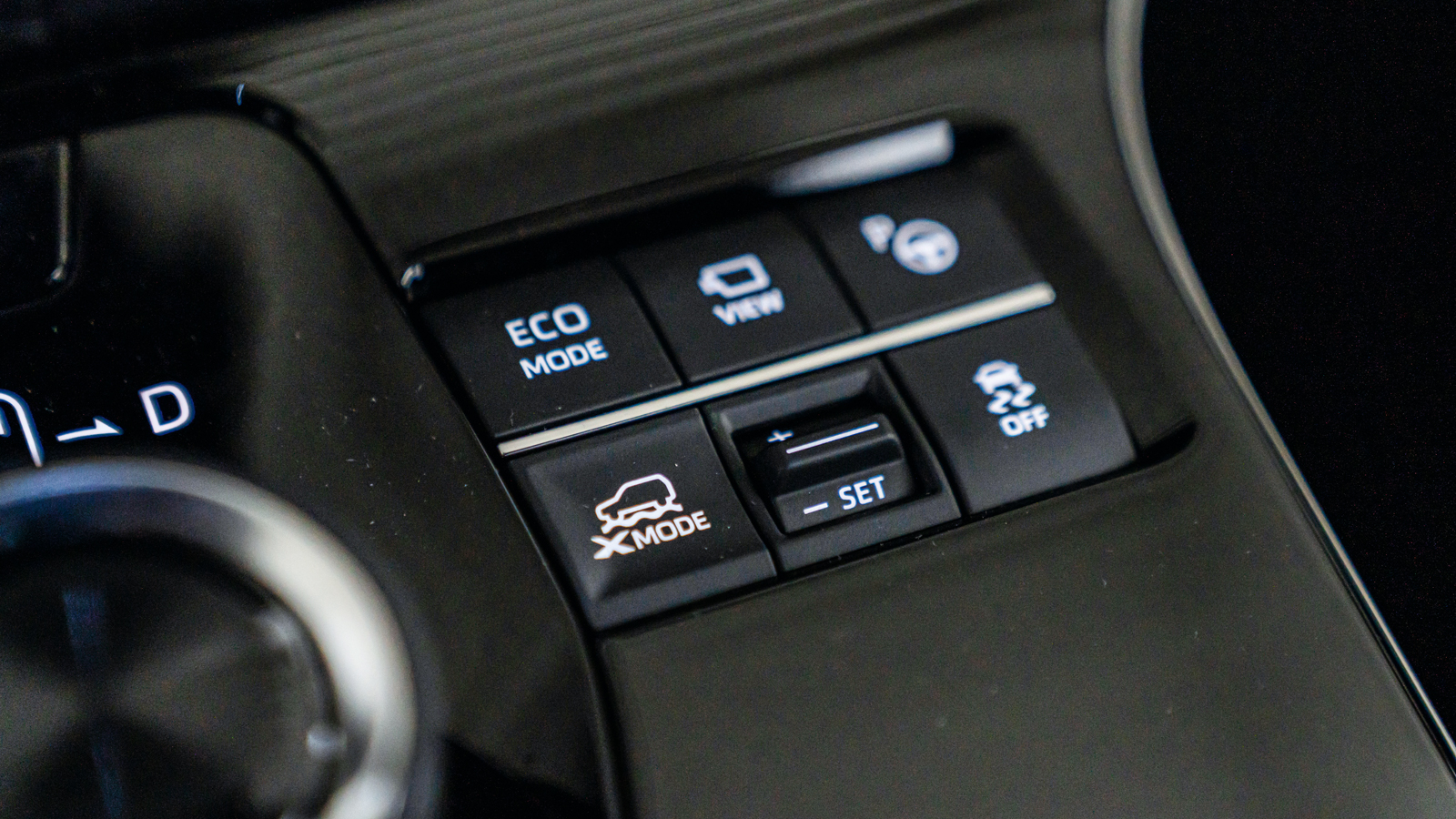 Κουμπί X-Mode για χιόνι και λάσπη και διακόπτης για cruise control εκτός δρόμου